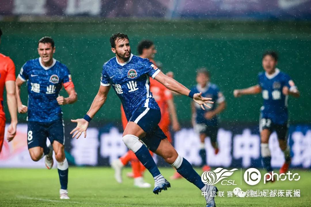 مجرياتمباراةإنترميلانضدناديبرشلونةصراعالعمالقةفيدوريأبطالأوروبا