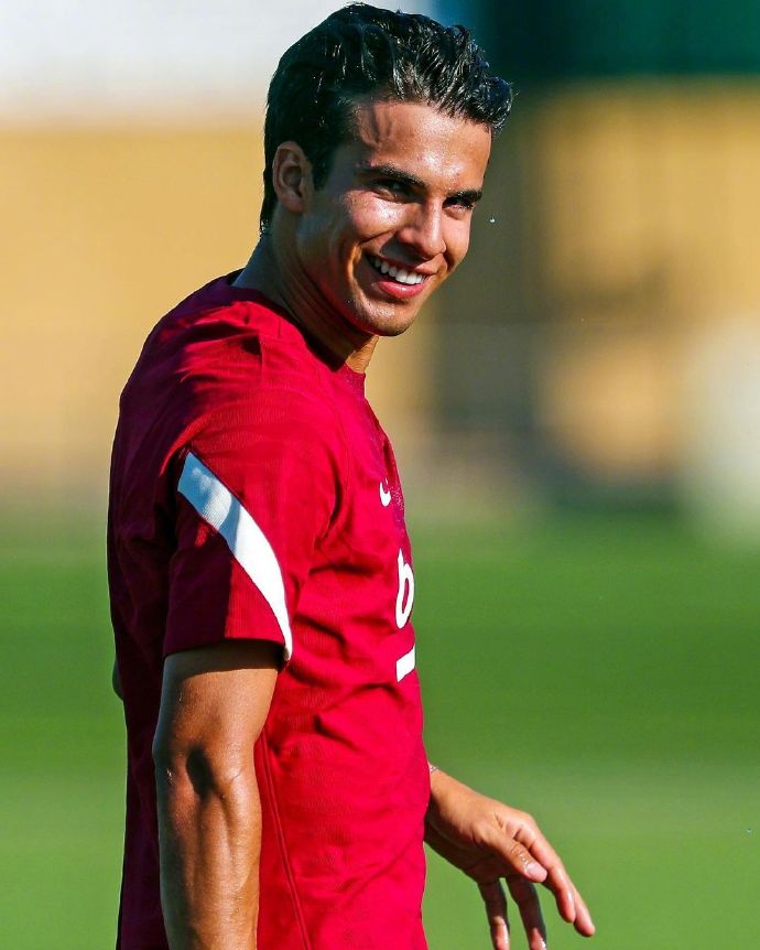 ملخصات مباريات برشلونة وريال مدريدصراع العمالقة في الكرة الإسبانية